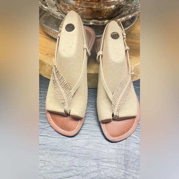 Carlos Santana Ladies sandals - Picture 3 of 3